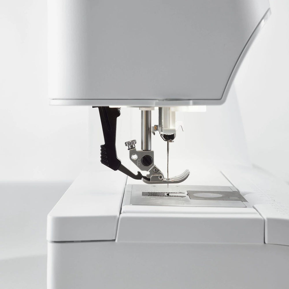 Pfaff expression™ 710 Sewing Machine Special Edition